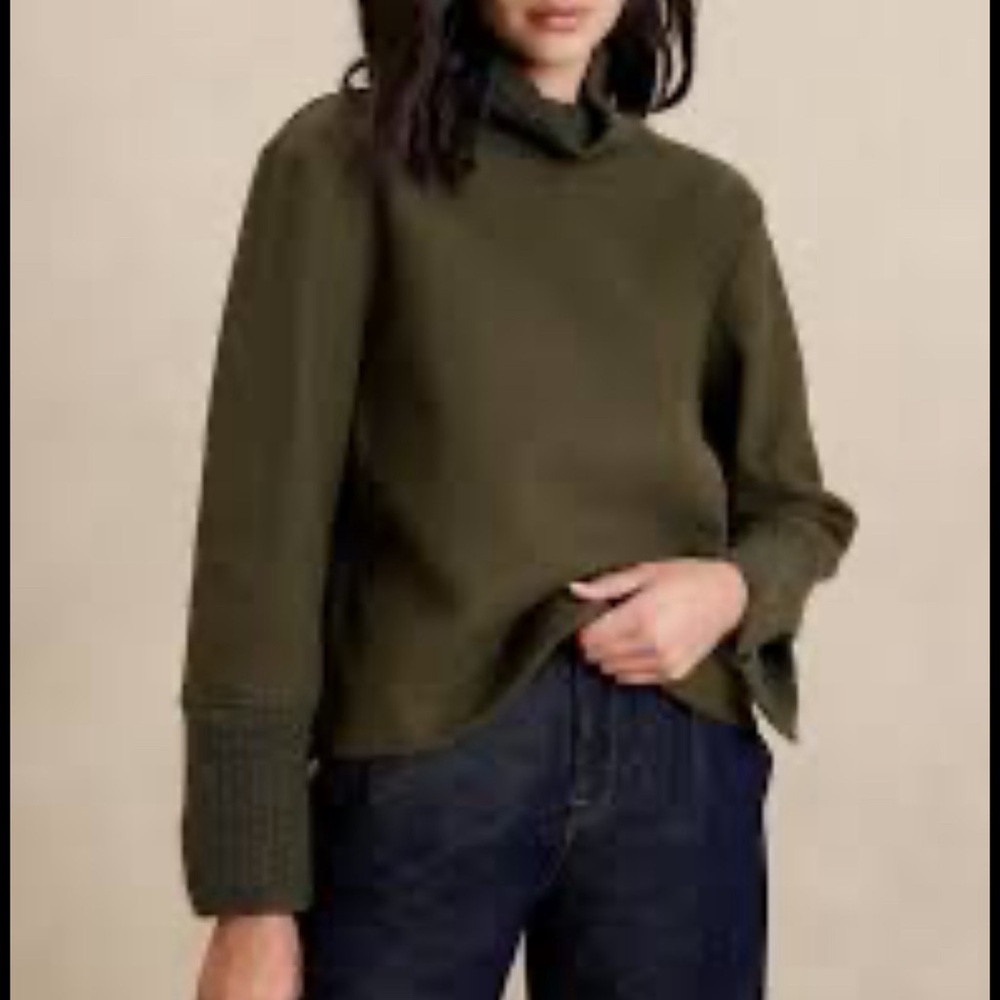 Banana Republic Factory Women’s Olive Green Neck Sweater Size XS
